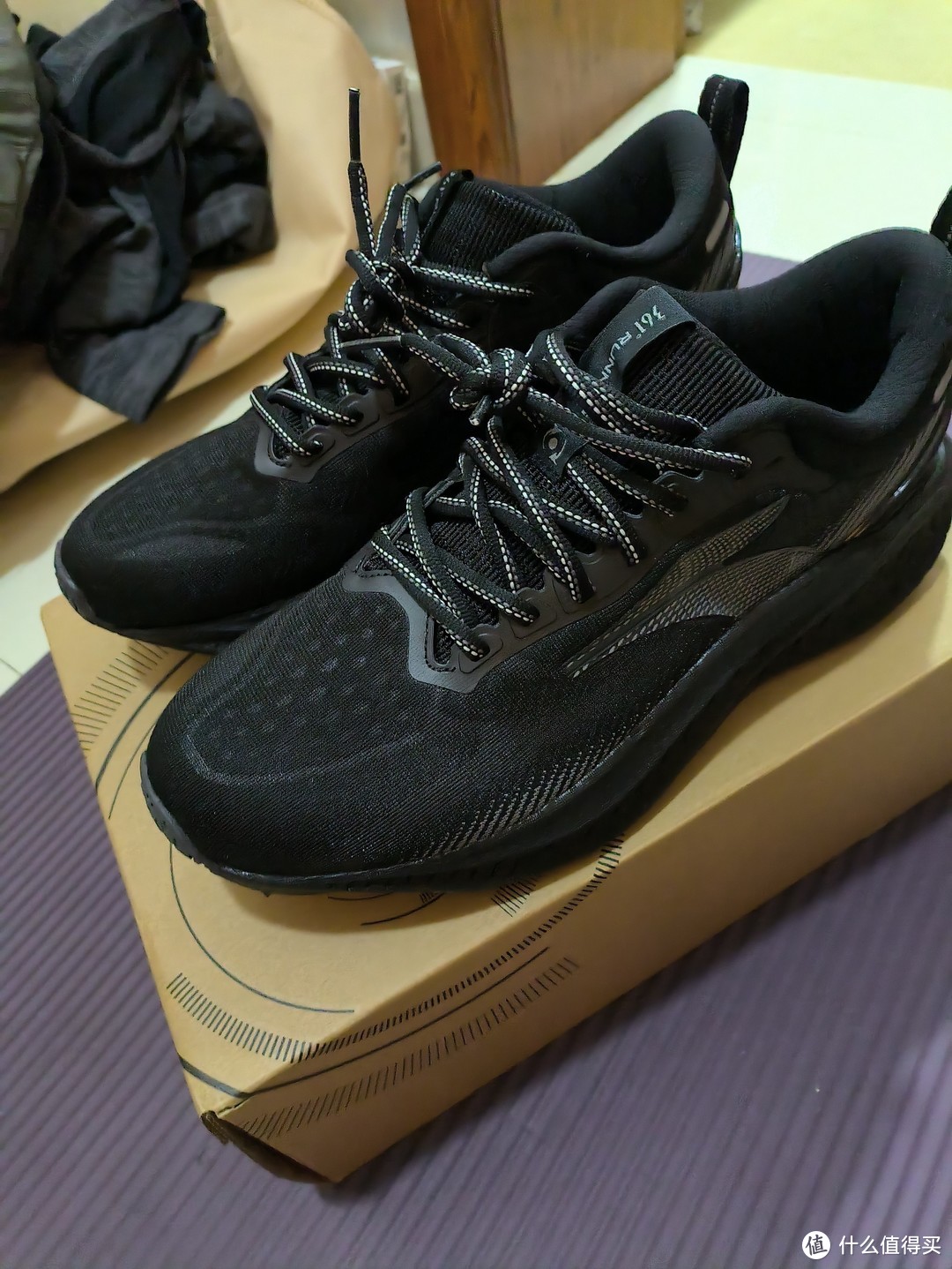 167元361度爆沫4代开箱,平替亚瑟士Kayano。